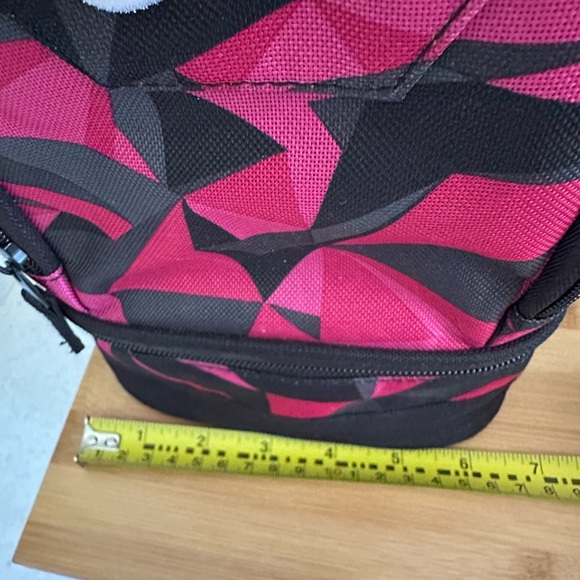 Nike Insulated Lunch Bag Lunch Box! Zippered. Black, pink, gray. Back to School - Picture 7 of 16